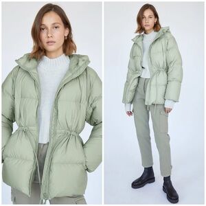 Aritzia Wilfred Laramie Puffer Short Jacket in Dusty Green Size XS